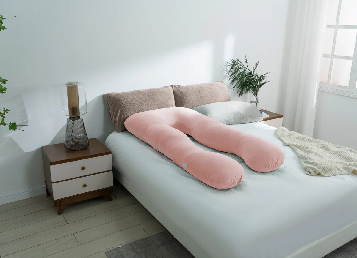 Queen Rose Classic U-Shaped Pillow  – Image from queenrose.com